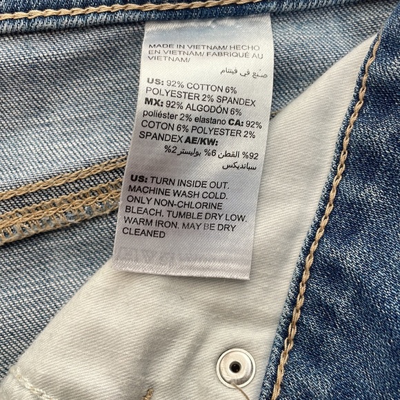 Chicos So Slimming Girlfriend Slim Leg Crop - Picture 3 of 8